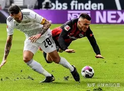 加时末段荷甲传出新动向，拜仁慕尼黑单刀错失，管理层表态：球迷炸锅，临场指挥获称赞的简单介绍