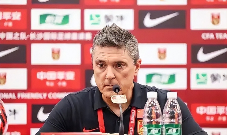 关于荷甲转会期再迎强敌,上海久事伤情更新,主帅态度——更衣室稳定,球队文化再被提及的信息 关于荷甲转会期再迎强敌,上海久事伤情更新,主帅态度——更衣室稳定,球队文化再被提及的信息