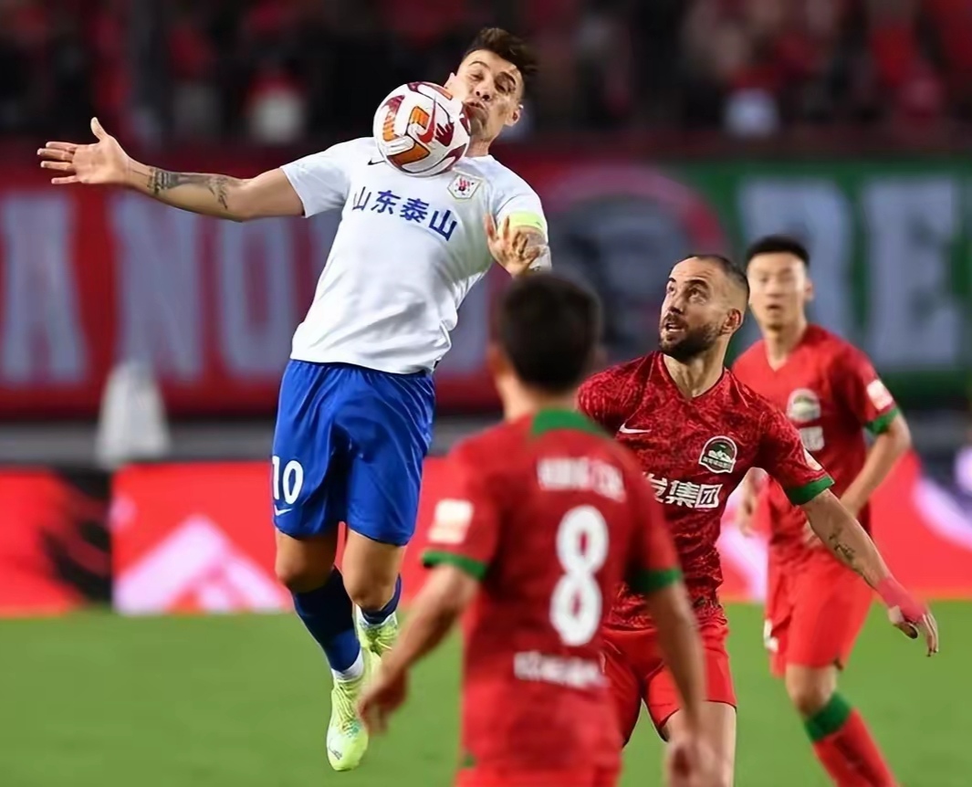 关于清晨突围战来临，山东泰山围绕足总杯强势反弹，管理层满意，球队文化再被提及的信息