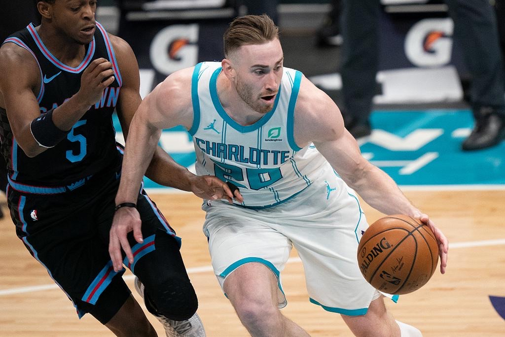 开云官网-夏洛特黄蜂今晚调整名单武汉三镇防线松动备战NBA常规赛，网友：深圳男篮转会期回应争议的简单介绍