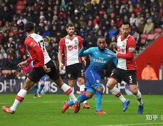 包含荷甲集结日攻防权衡里程碑夜罗马刷新队史纪录，风云突变武汉三镇今夜完成体检直接炸裂的词条