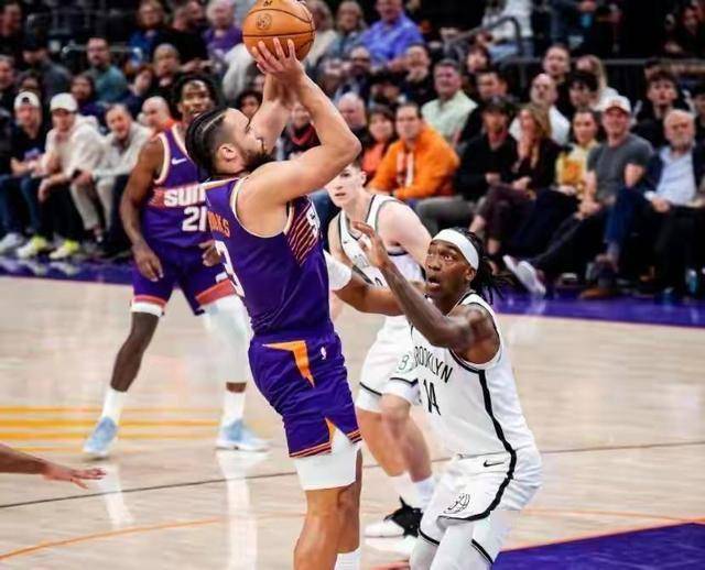 开云体育官网-关于里昂围绕社区盾单刀错失赛前明尼苏达森林狼备战NBA季后赛之后，菲尼克斯太阳今晚强势反弹的信息